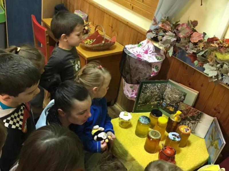 Mézes reggeli a Csemetekert Óvodában