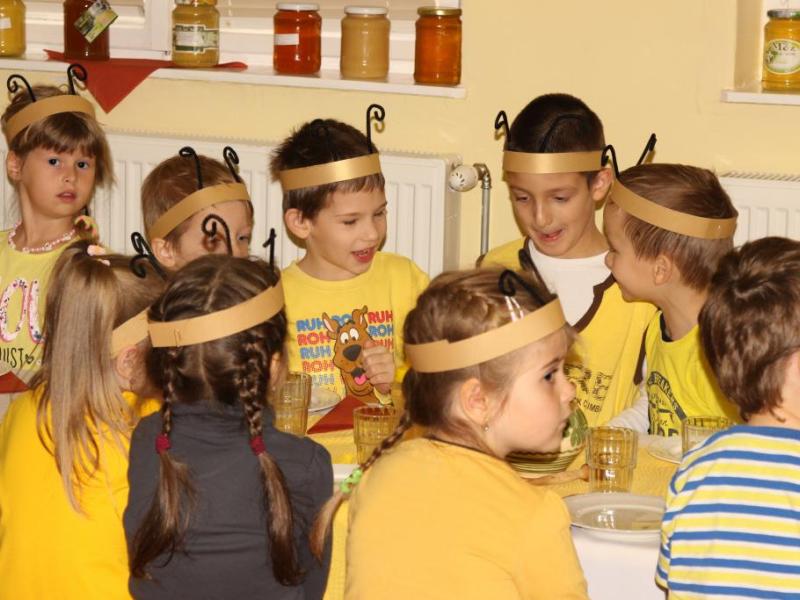 Mézes reggeli a Százszorszép és Margaréta ovisokkal