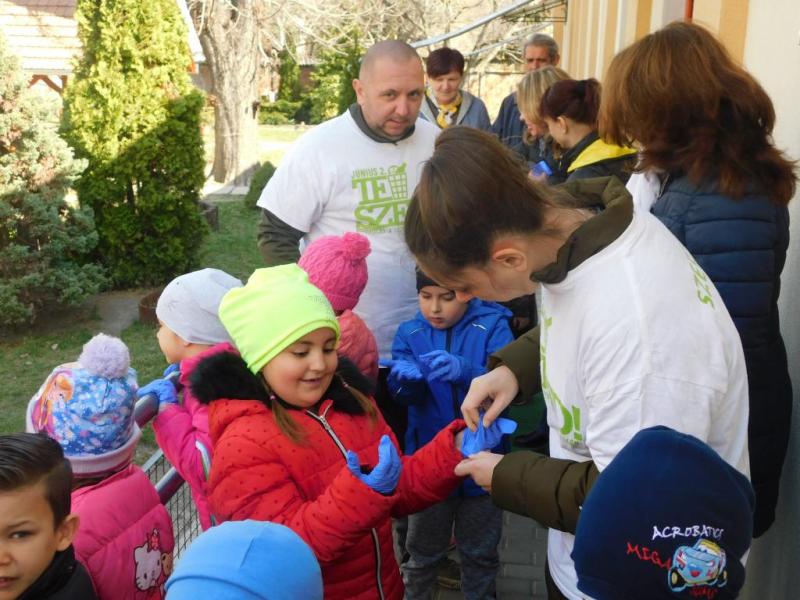 TeSzedd! Önkéntes akcióban vettünk részt óvodáink tisztább környezetéért