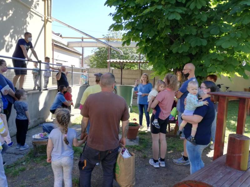 "Te egyszer, s mindenkorra felelős lettél azért, amit megszelídítettél." (Antoine de Saint-Exupéry)               Antoine