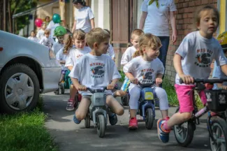 Gyermeknapi motoros felvonulás - Százszorszép Óvoda - Margaréta Óvoda