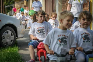 Gyermeknapi motoros felvonulás - Százszorszép Óvoda - Margaréta Óvoda