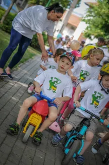 Gyermeknapi motoros felvonulás - Százszorszép Óvoda - Margaréta Óvoda