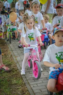 Gyermeknapi motoros felvonulás - Százszorszép Óvoda - Margaréta Óvoda