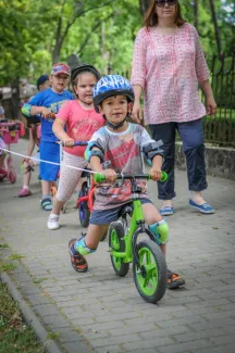 Gyermeknapi motoros felvonulás - Százszorszép Óvoda - Margaréta Óvoda