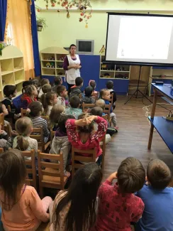 Mézes reggeli a Csemetekert Óvodában