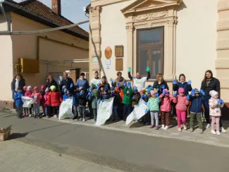 TeSzedd! Önkéntes akcióban vettünk részt óvodáink tisztább környezetéért