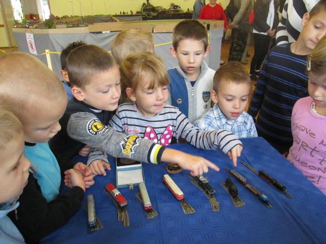 Vasútmodell Kiállításon jártak a Százszorszép ovisok