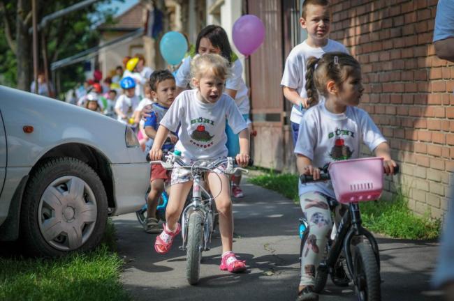 Gyermeknapi motoros felvonulás - Százszorszép Óvoda - Margaréta Óvoda